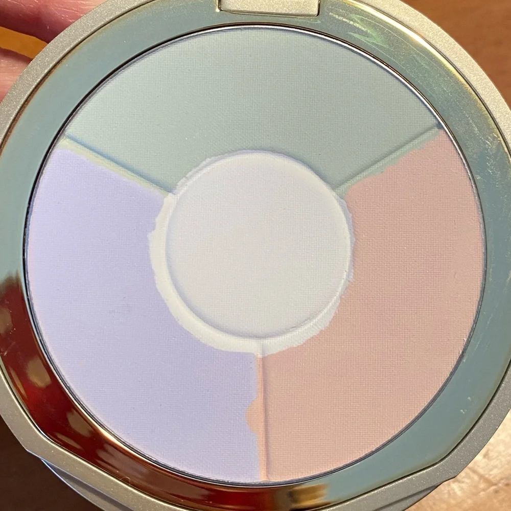 Stila One Step Correct Brightening Finishing Powder